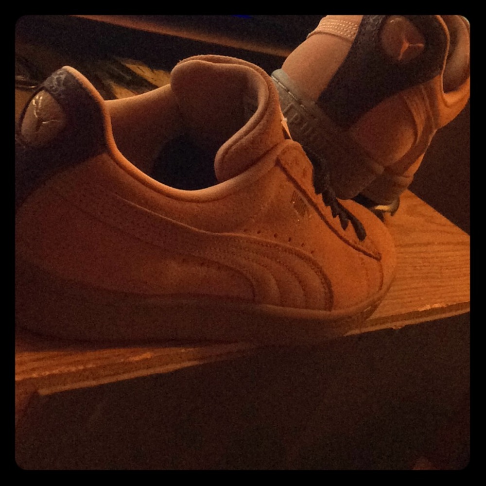 Brand new never worn Suede Pumas